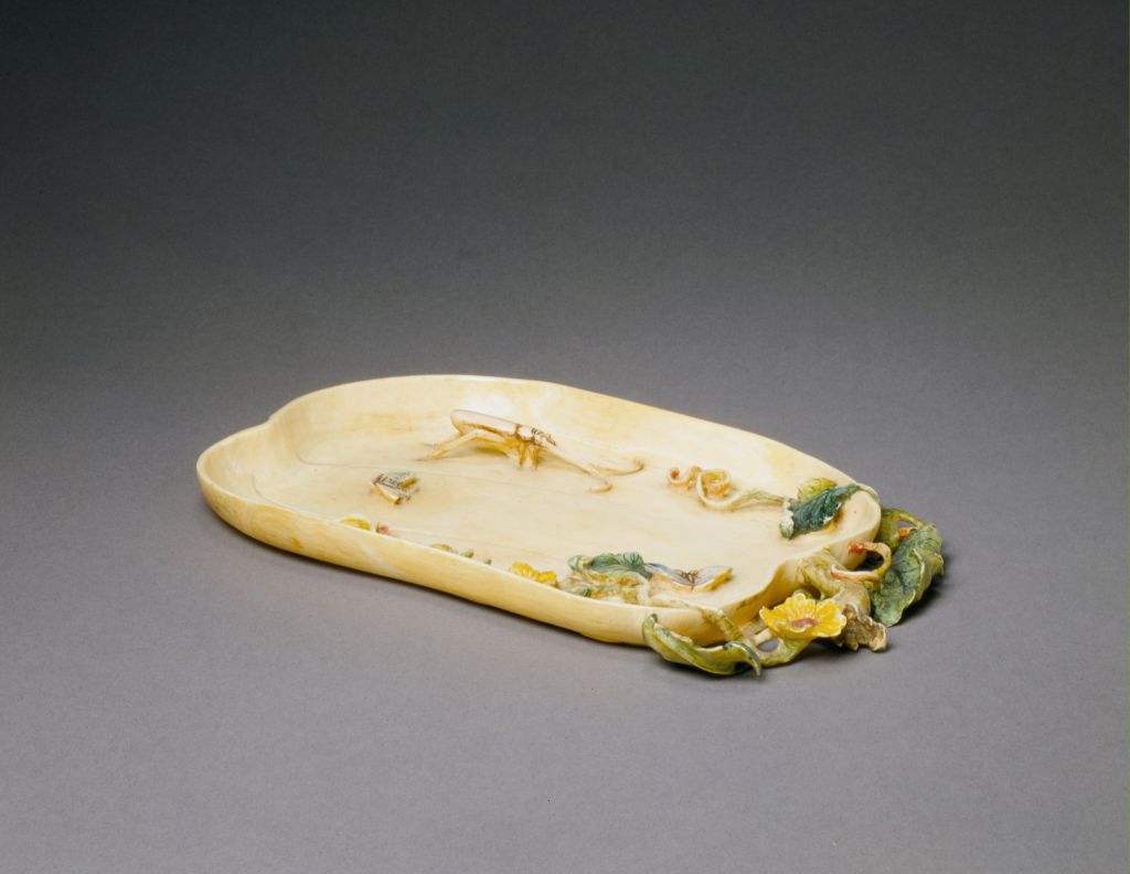 图片[1]-Ivory carved melon butterfly plate-China Archive